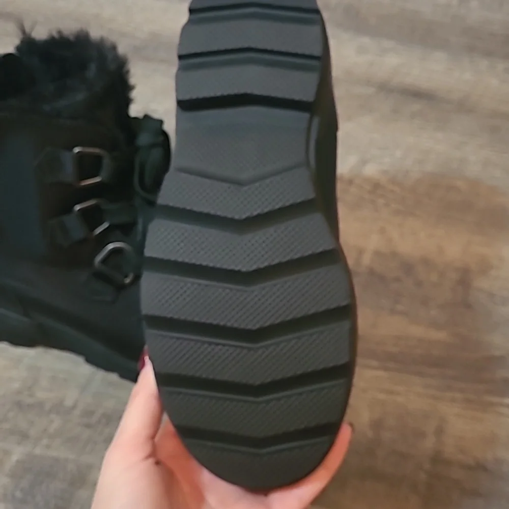 Black Torrid Size 6.5W Fur Lined Side Zip Lace Winter Boots NWOT